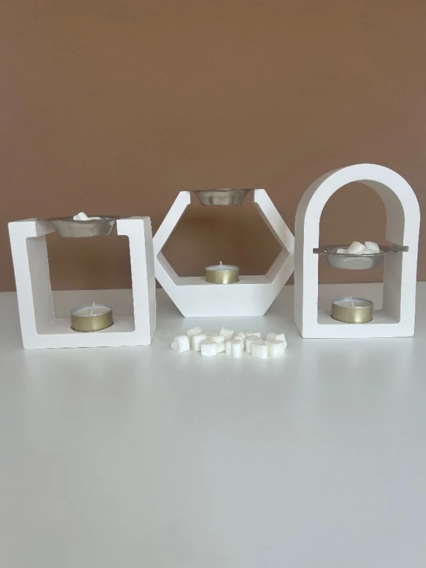 Workshop geurbrander. Vrijdag 17 december van 10.00-12.30. Mail gerust voor de mogelijkheden.